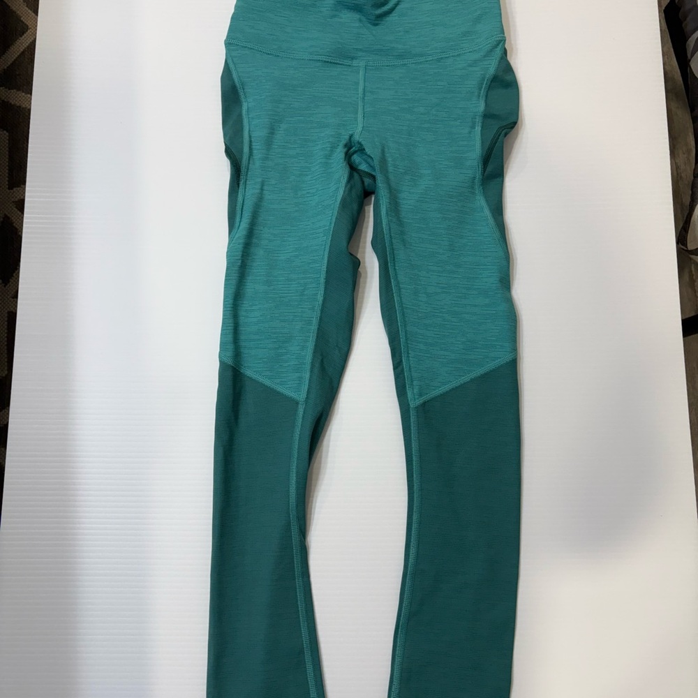 NWT Outdoor Voices Move Free 3/4 Leggings